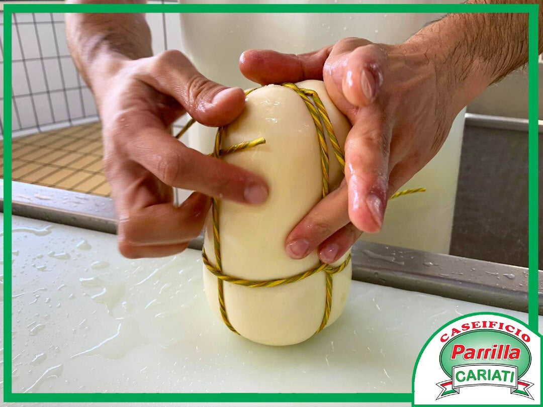 Provola Bianca Silana della Tradizione Casearia Calabrese di Cariati (cs) 1,1/1,3 kg - Nonna Calabrese.it