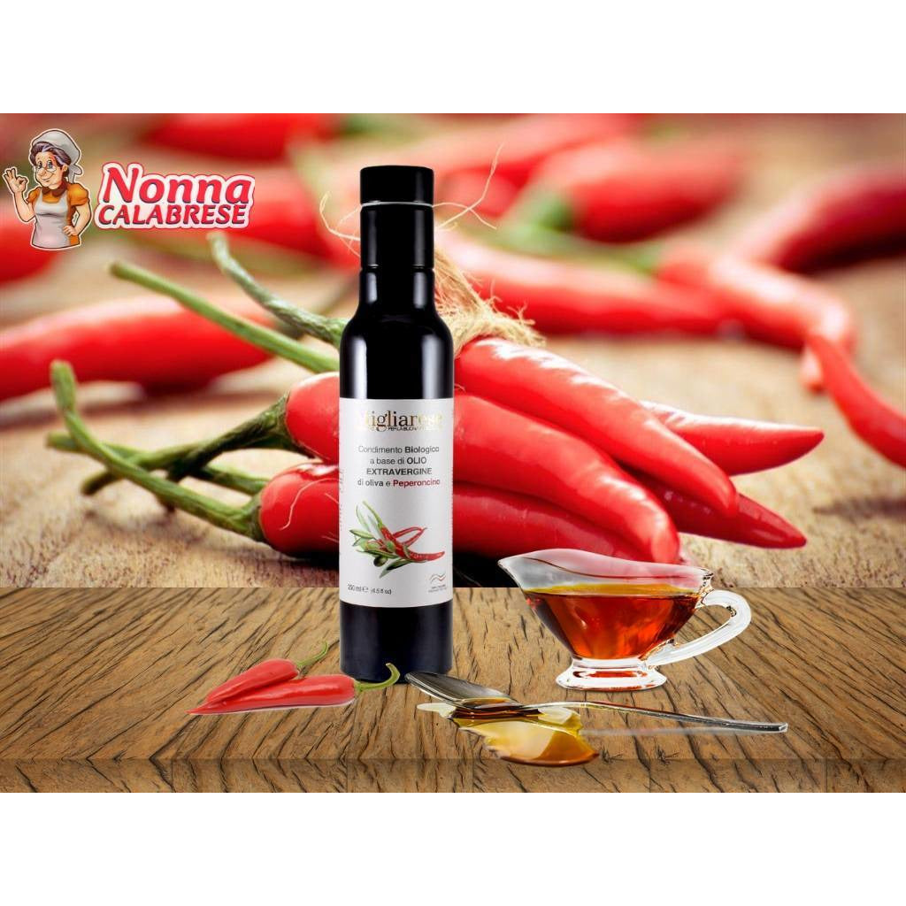 Condimento Biologico a base di  Peperoncino Piccante e Olio Extra Vergine di Oliva 250ml - Nonna Calabrese.it